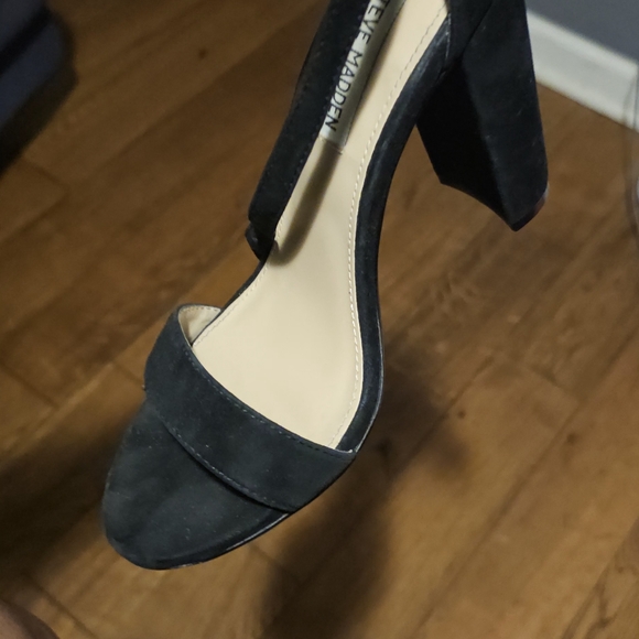 Heels - Picture 7 of 9